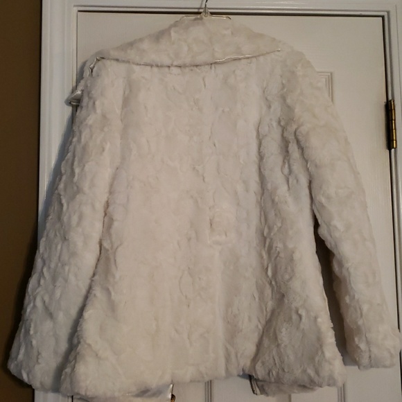 White Fax Fur Girls Jacket - Picture 3 of 3
